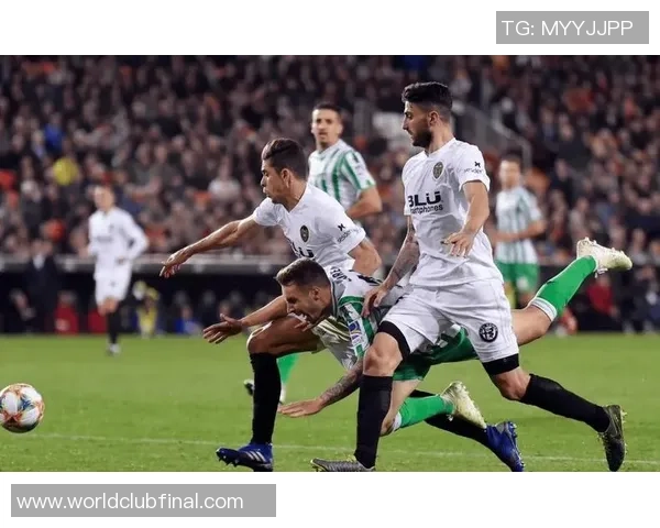 巴萨主场迎战巴伦西亚全力争胜期待精彩对决 巴萨主场迎战巴伦西亚全力争胜期待精彩对决