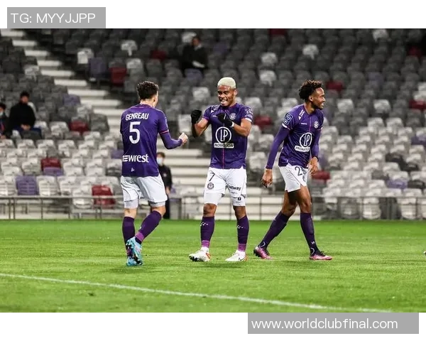 巴黎与瓦朗谢纳的精彩对决揭示了法甲联赛的激烈竞争与球队实力的较量